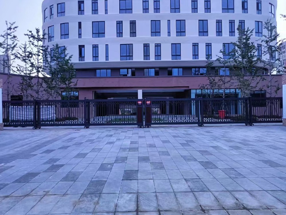 昆山鹿城路小學